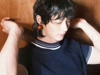 변우석 소년미 발산 사진에 화제