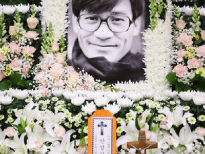안성기 빈소에 몰린 팬들 추모 물결