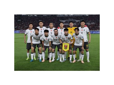 중국 축구 감독 14억 대국의 꿈의 무대라며 자랑